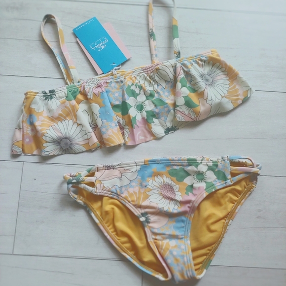 O'Neill NEW Girls Twiggy Ruffle Bikini Top & Bottoms - Picture 1 of 12